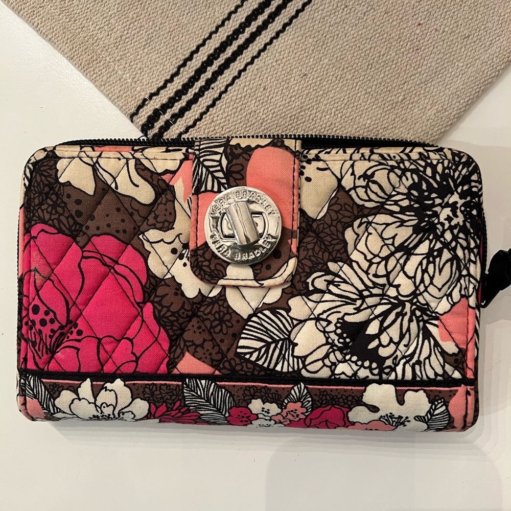 Like new Vera Bradley wallet